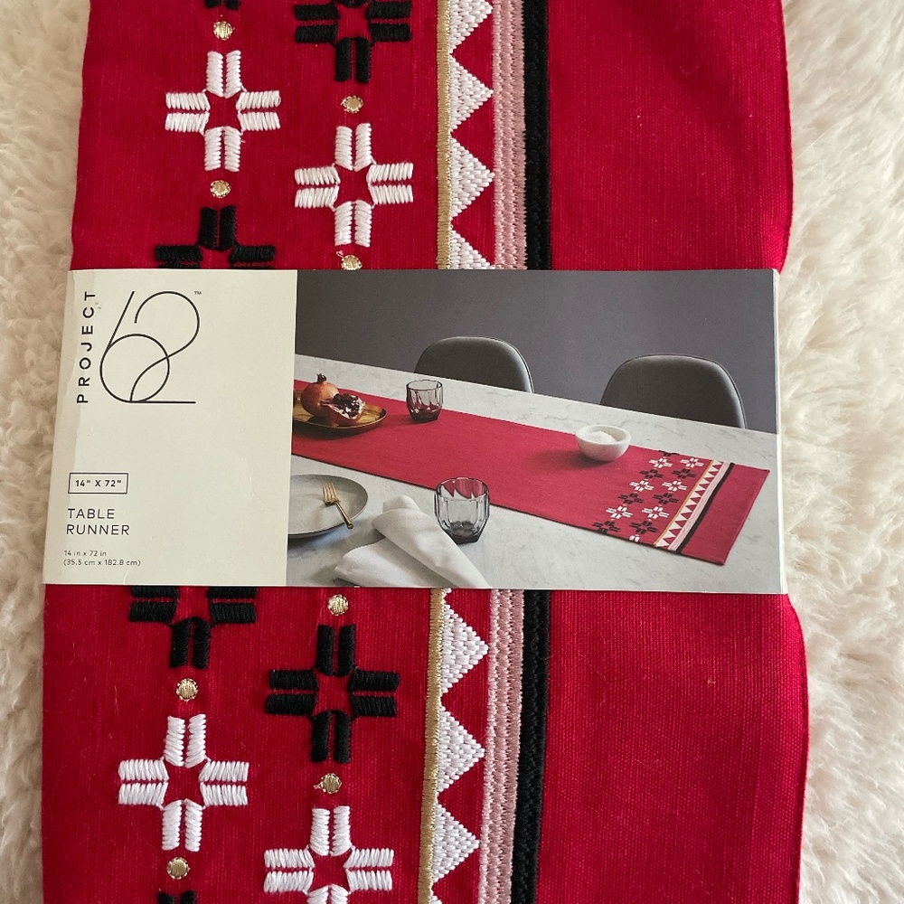 PROJECT 62 RED LINEN BLEND TABLE RUNNER NWT
